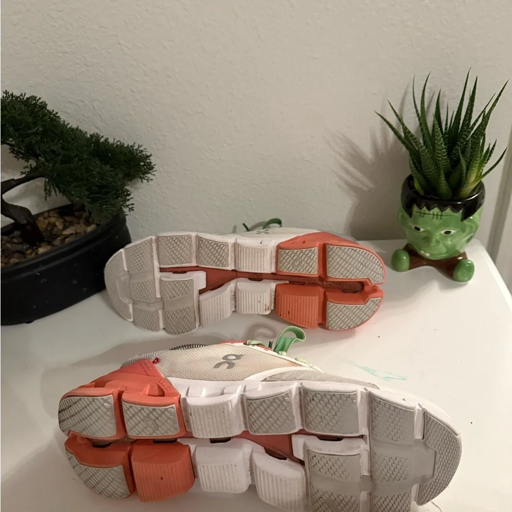 On Running Women's Athletic Shoes in White and Coral with Green Laces - Picture 2 of 8